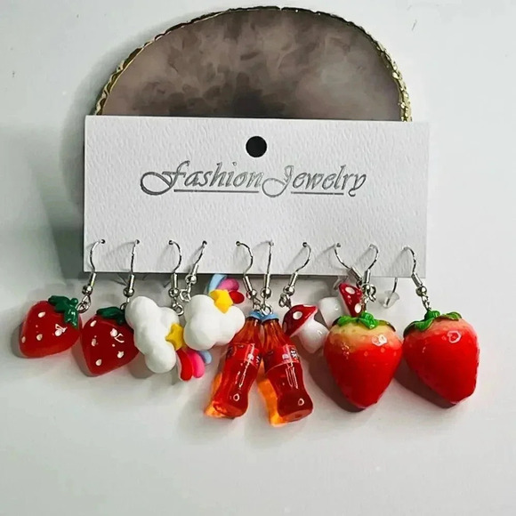 Fashion Jewelry 5 pairs Red Dangle Resin Acrylic Earrings - Picture 5 of 8